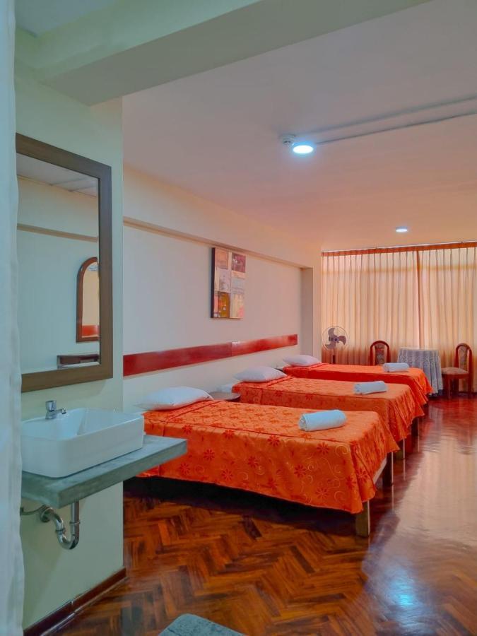 Hostal Solari 特鲁希略 外观 照片