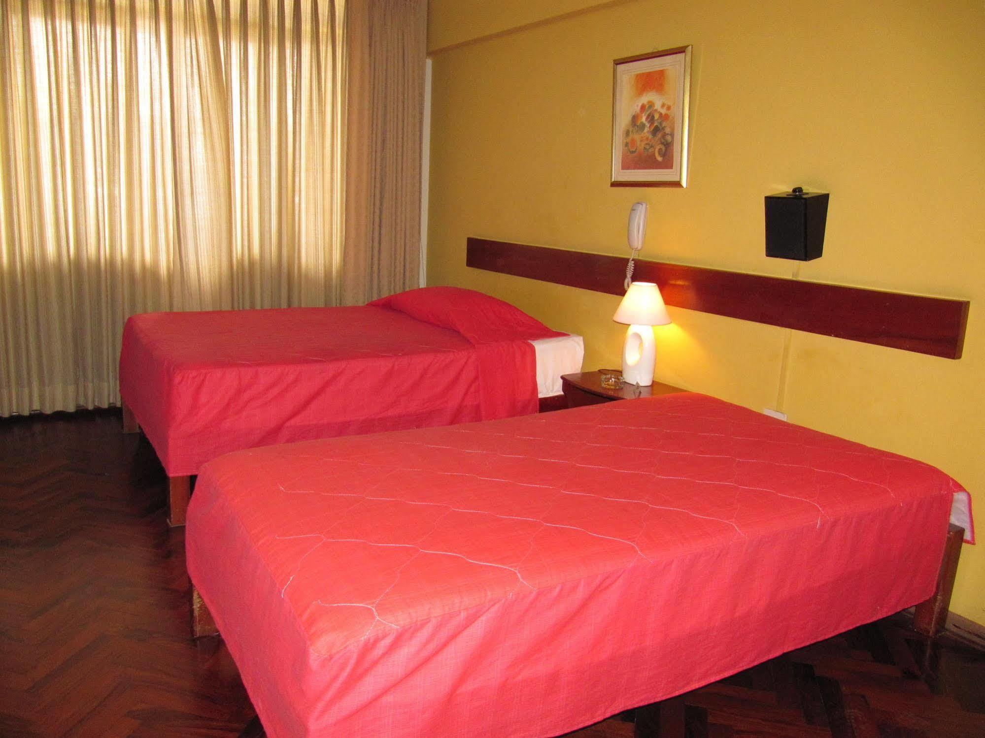 Hostal Solari 特鲁希略 外观 照片