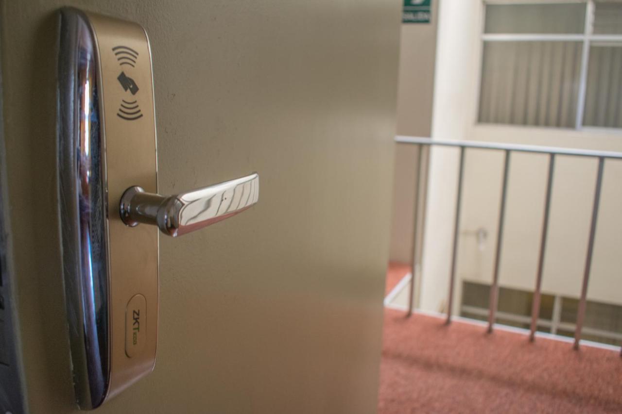 Hostal Solari 特鲁希略 外观 照片